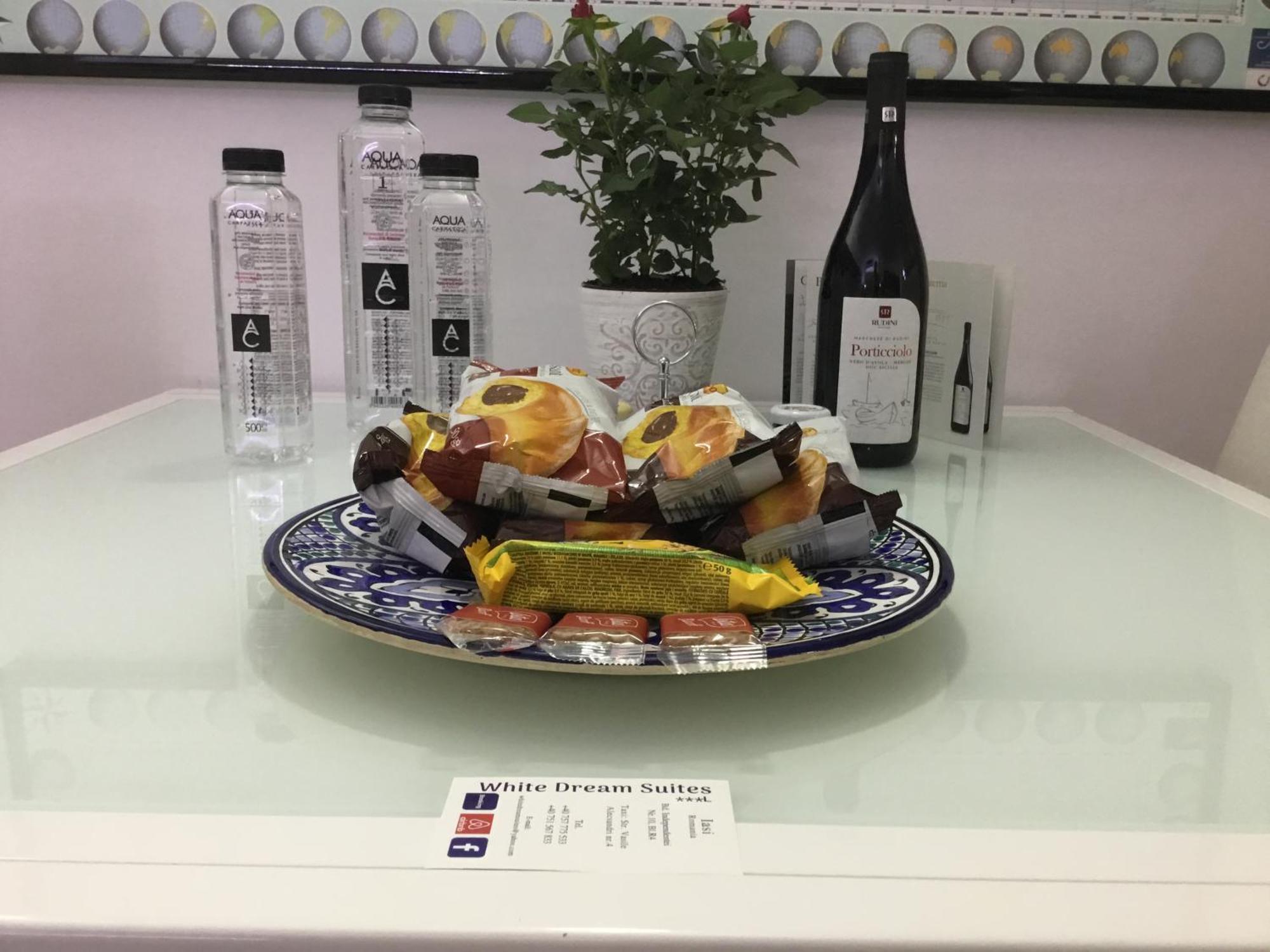 יאשי White Dream Suites מראה חיצוני תמונה